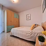 Modern Flat Close To The アパート ビビオーネ