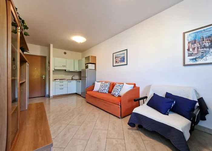 Apartman Modern Flat Close To The