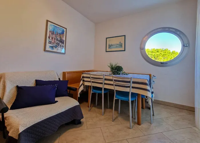 Apartman Modern Flat Close To The