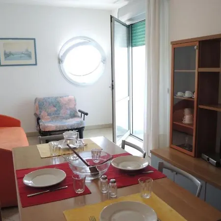 Apartment Modern Flat Close To The - Beahost *