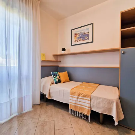 Modern Flat Close To The Appartamento