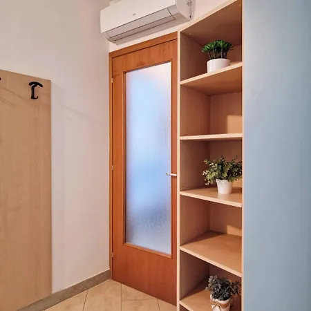Modern Flat Close To The Appartamento